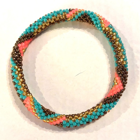 Beaded bracelet. - Picture 2 of 2